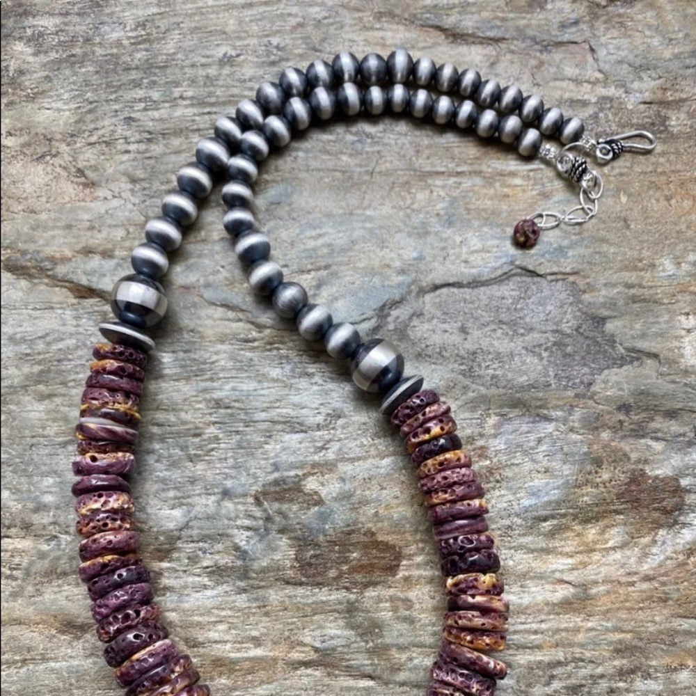 Sterling silver Graduated Purple Spiny Oyster Pearls Necklace - Picture 2 of 12